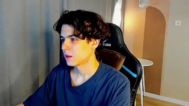 TravisRevas online show from March 3, 3:25 am