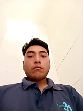 crisssalazar online show from April 14, 6:29 pm