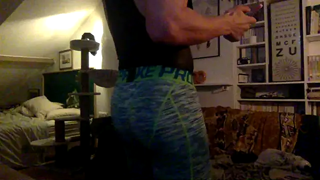 Bubba7519 online show from March 2, 3:13 am