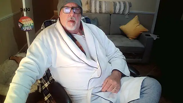 superbearboss online show from January 13, 12:15 am