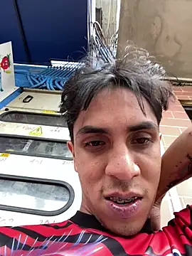 Snapshot of Monkey_uchiha777 chatting on September 28, 6:28 pm Monkey uchiha777 online show from September 28, 6:28 pm