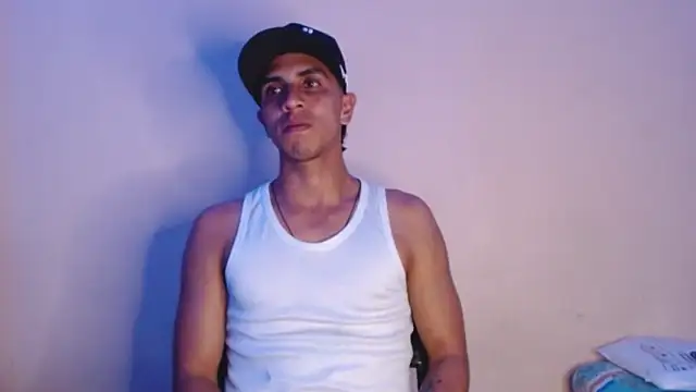 Snapshot of Monkey_uchiha777 chatting on October 8, 12:59 am Monkey uchiha777 online show from October 8, 12:59 am