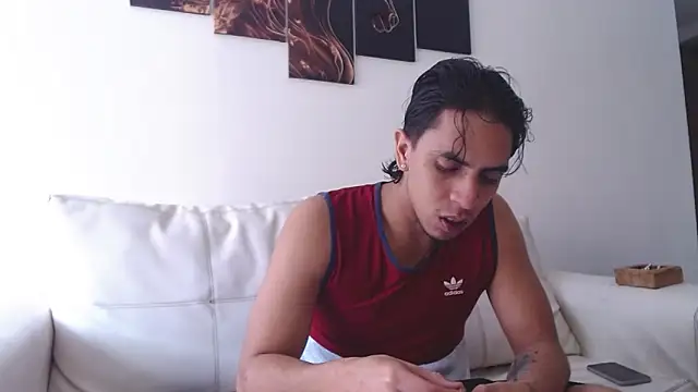 Monkey uchiha777 online show from February 9, 6:34 pm