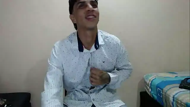 Snapshot of Monkey_uchiha777 chatting on September 16, 2:34 am Monkey uchiha777 online show from September 16, 2:34 am