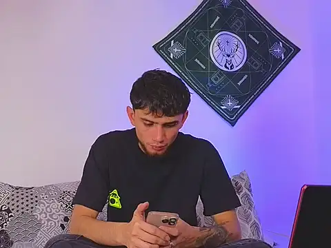 samevansx  online show from November 12, 4:35 pm