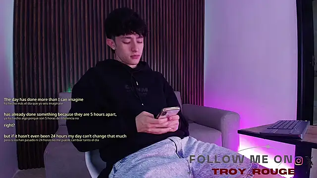 troy rouge online show from November 4, 7:37 pm