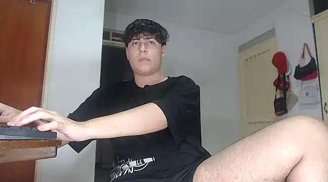 Snapshot of CrissConor chatting on March 16, 10:31 pm CrissConor online show from March 16, 10:31 pm