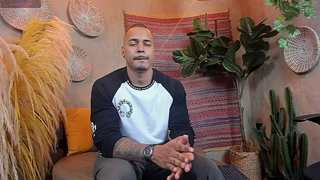 AshtonnSummer online show from March 9, 11:47 am