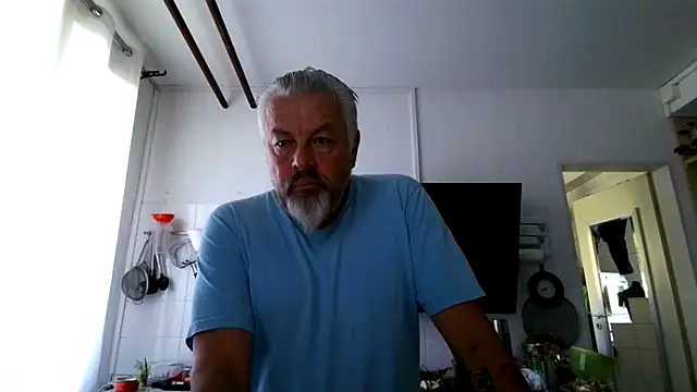 Berg Boy online show from May 24, 6:41 am