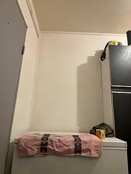 Hugo34bg online show from February 22, 4:25 am