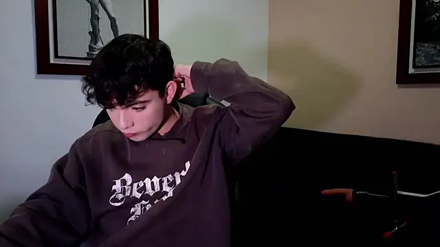 lukeboyce33 online show from April 8, 3:07 am