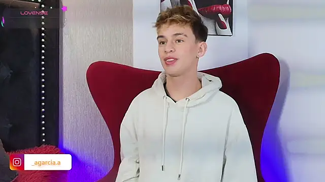 LiamWildx20 online show from December 22, 7:27 am