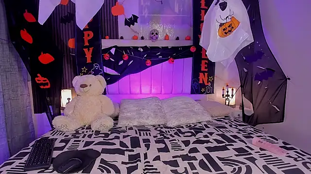 peachandtyron  online show from November 3, 4:38 am