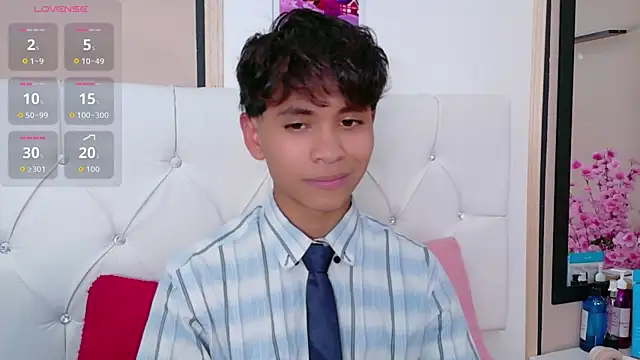 Ethan Westt online show from April 6, 9:37 pm