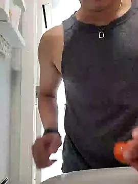 woonee827372 online show from October 4, 6:40 am