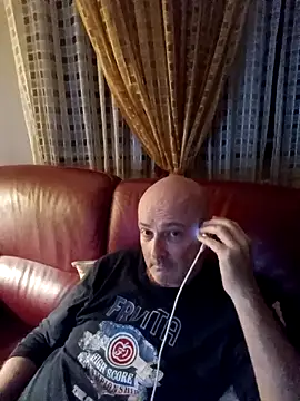 Snapshot of Alexis_Bull chatting on October 23, 11:19 pm Alexis Bull online show from October 23, 11:19 pm