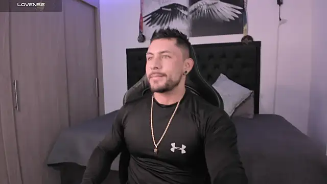 Snapshot of santi_aesthetic chatting on October 24, 3:30 am santi aesthetic online show from October 24, 3:30 am