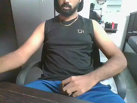 lovelyakash69 online show from June 4, 7:36 am