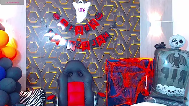 Snapshot of black_king_241 chatting on October 24, 4:36 am black king 241 online show from October 24, 4:36 am