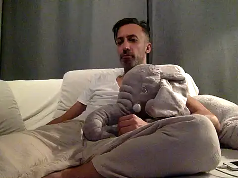 who am i x404 online show from September 13, 9:49 pm