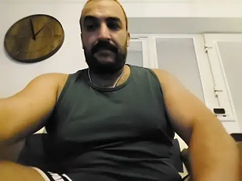 Snapshot of CloudyMuscleBeefy chatting on October 25, 11:56 am CloudyMuscleBeefy online show from October 25, 11:56 am