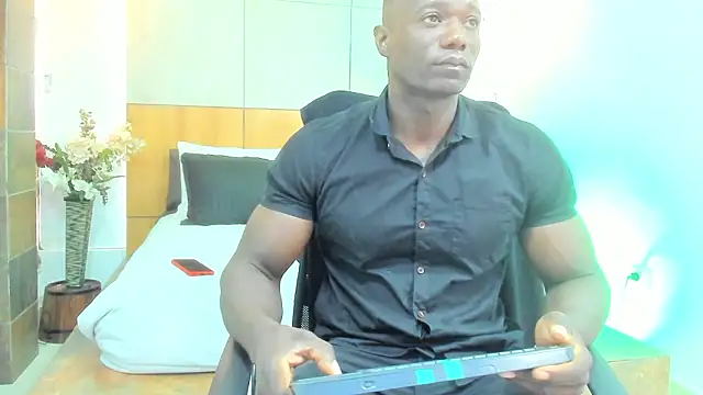 MarcusBlack  online show from March 17, 12:18 pm