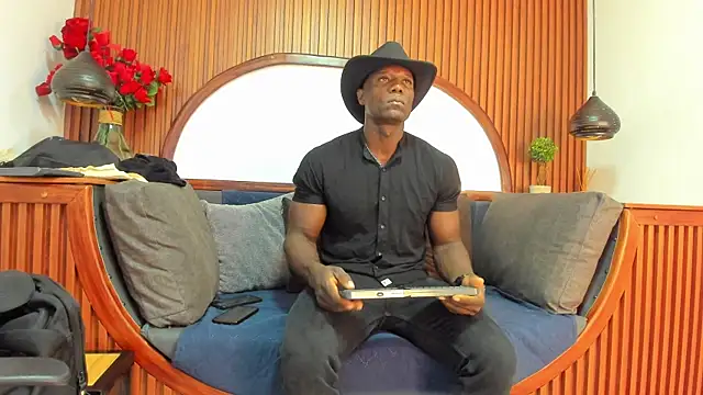 Snapshot of MarcusBlack_ chatting on October 22, 11:47 am MarcusBlack  online show from October 22, 11:47 am