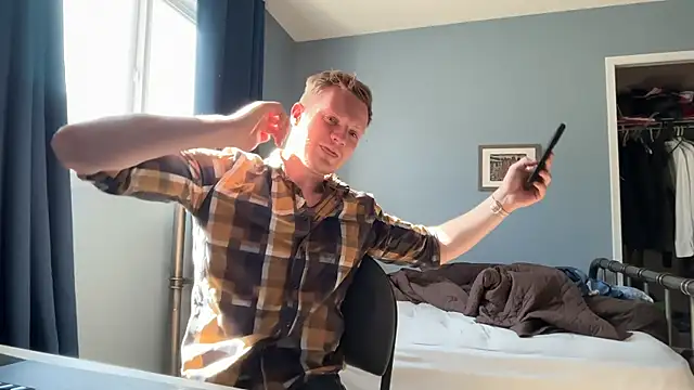 lustylyndon online show from May 6, 4:18 pm