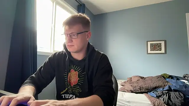 lustylyndon online show from May 14, 4:27 pm