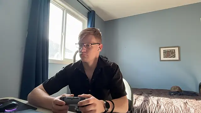 lustylyndon online show from June 14, 3:25 pm