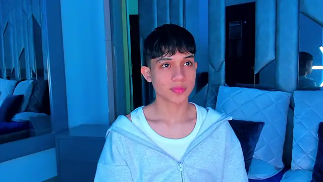 Sebax Young online show from September 17, 4:13 am