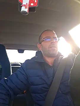 Snapshot of Thomas043 chatting on October 27, 7:10 am Thomas043 online show from October 27, 7:10 am