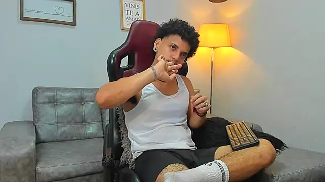 Xfire boy69 online show from January 9, 4:45 pm