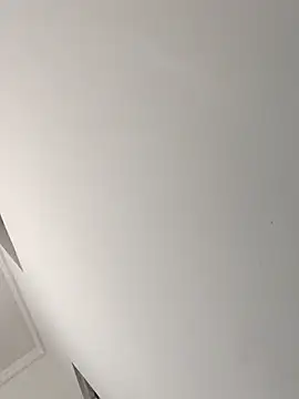 Snapshot of ScuffingBungalow chatting on September 25, 4:00 am ScuffingBungalow online show from September 25, 4:00 am