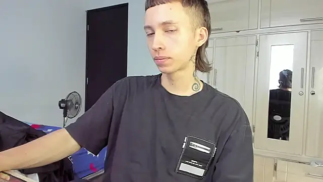 spacehumanz online show from December 17, 2:24 pm