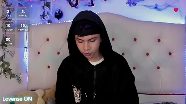 Snapshot of Princeapolo_anki chatting on October 23, 10:35 pm Princeapolo anki online show from October 23, 10:35 pm