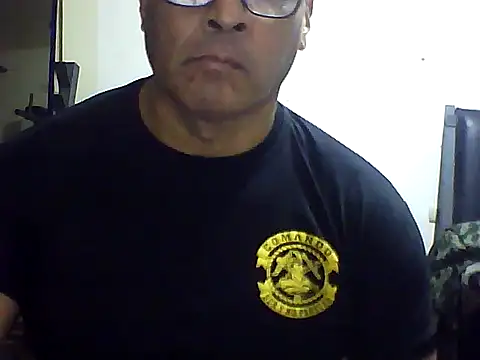 Snapshot of sexigym35 chatting on October 23, 3:10 am sexigym35 online show from October 23, 3:10 am