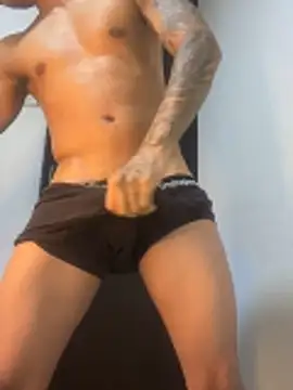  Logan Colton  online show from February 21, 6:42 pm