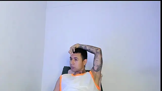  Logan Colton  online show from July 18, 7:30 pm