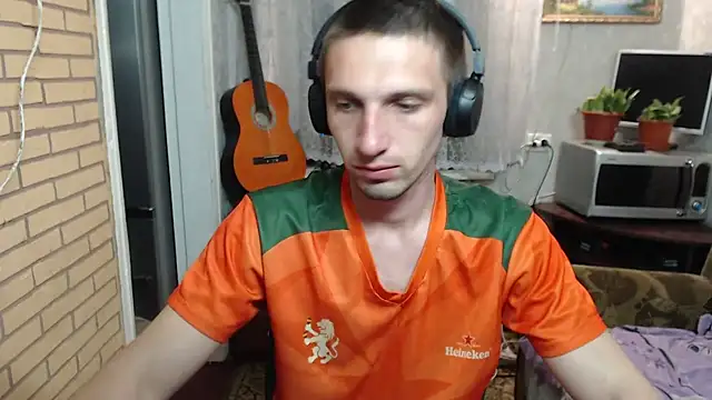 Alexilon online show from April 4, 7:00 pm