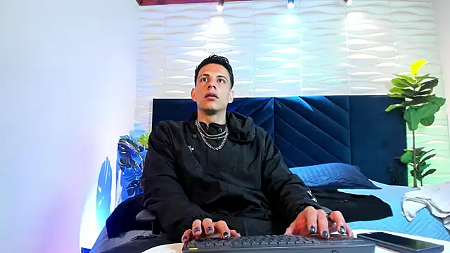 Dustin Sonne online show from June 15, 3:42 am