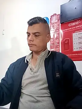 ozama423 online show from December 1, 8:45 pm