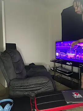 Snapshot of KingKevo27 chatting on October 4, 6:07 am KingKevo27 online show from October 4, 6:07 am