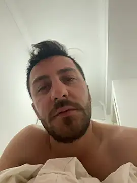 emredenizz07 online show from November 5, 1:46 pm