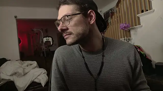 MasterDaddyCool online show from March 8, 6:39 am