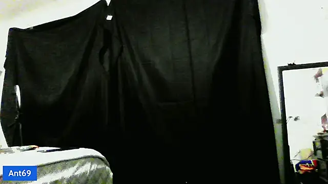 Snapshot of AntMeich6969 chatting on September 29, 12:42 am AntMeich6969 online show from September 29, 12:42 am