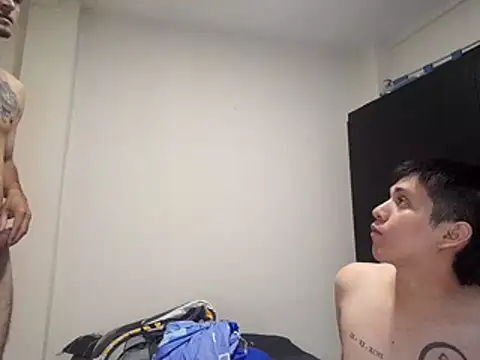 Snapshot of Andbry chatting on October 26, 2:13 am Andbry online show from October 26, 2:13 am