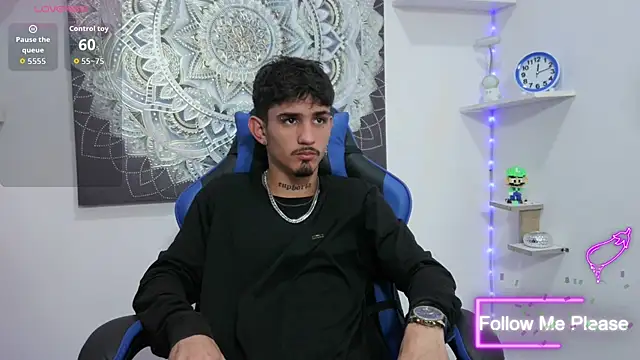 nextboywell1 online show from April 17, 3:53 am