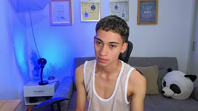 yulian vasquez online show from November 19, 3:34 pm