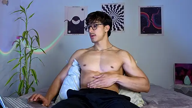 LatinReall online show from October 23, 1:31 am